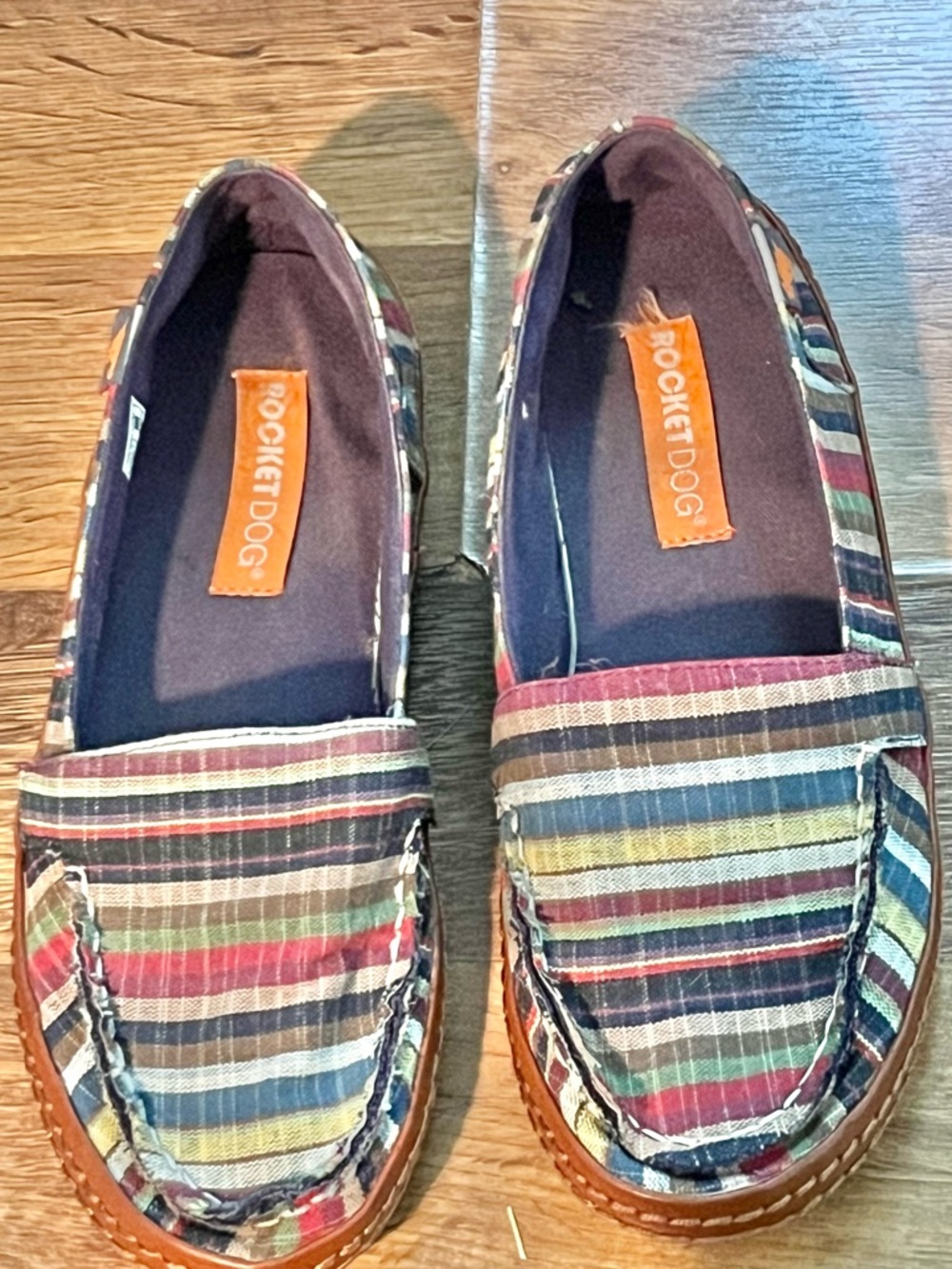 Rocket Dog Shoes

• canvas 
• slip-on
• beach vibes